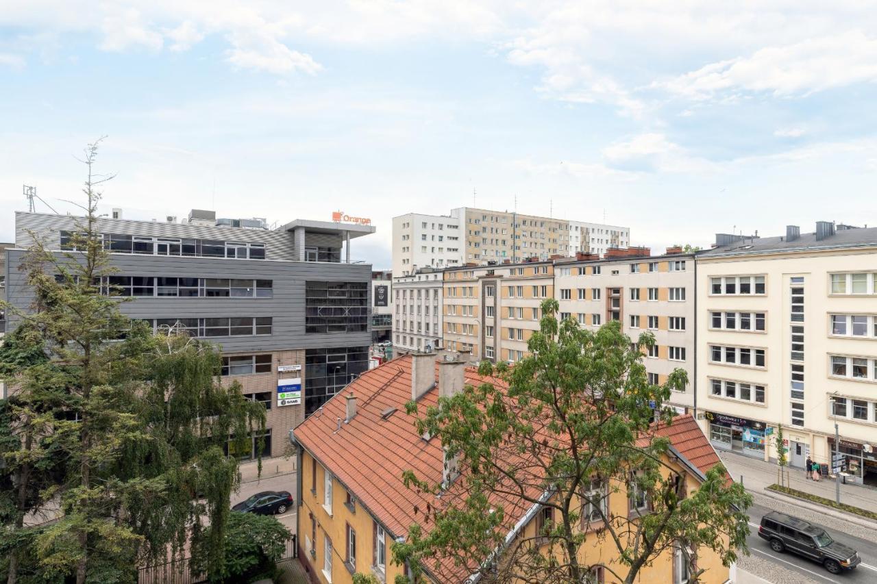 Moderna Luxury With Parking In By Renters