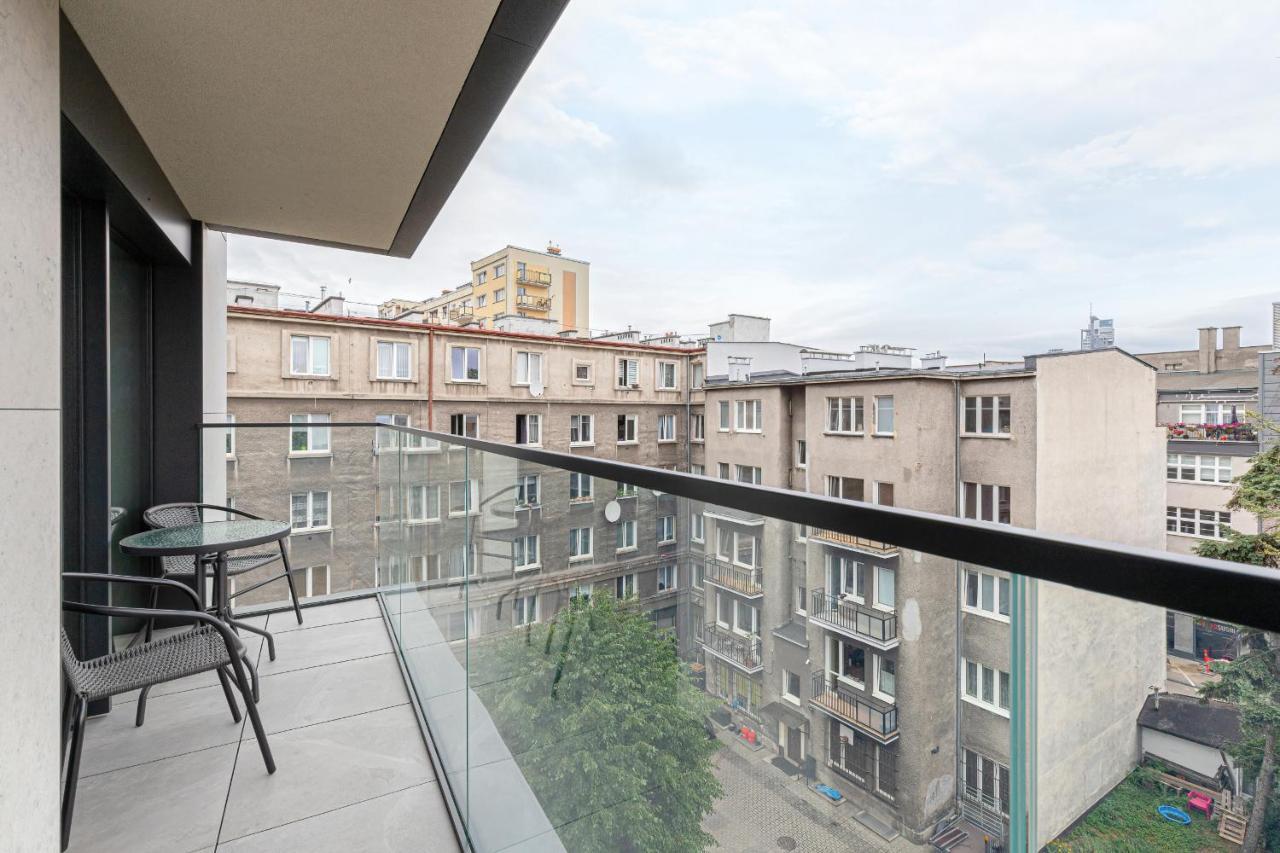 Moderna Luxury With Parking In By Renters *