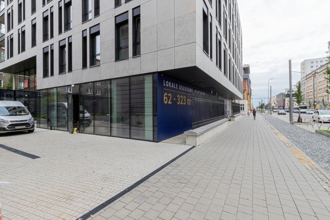 Moderna Luxury With Parking In By Renters
