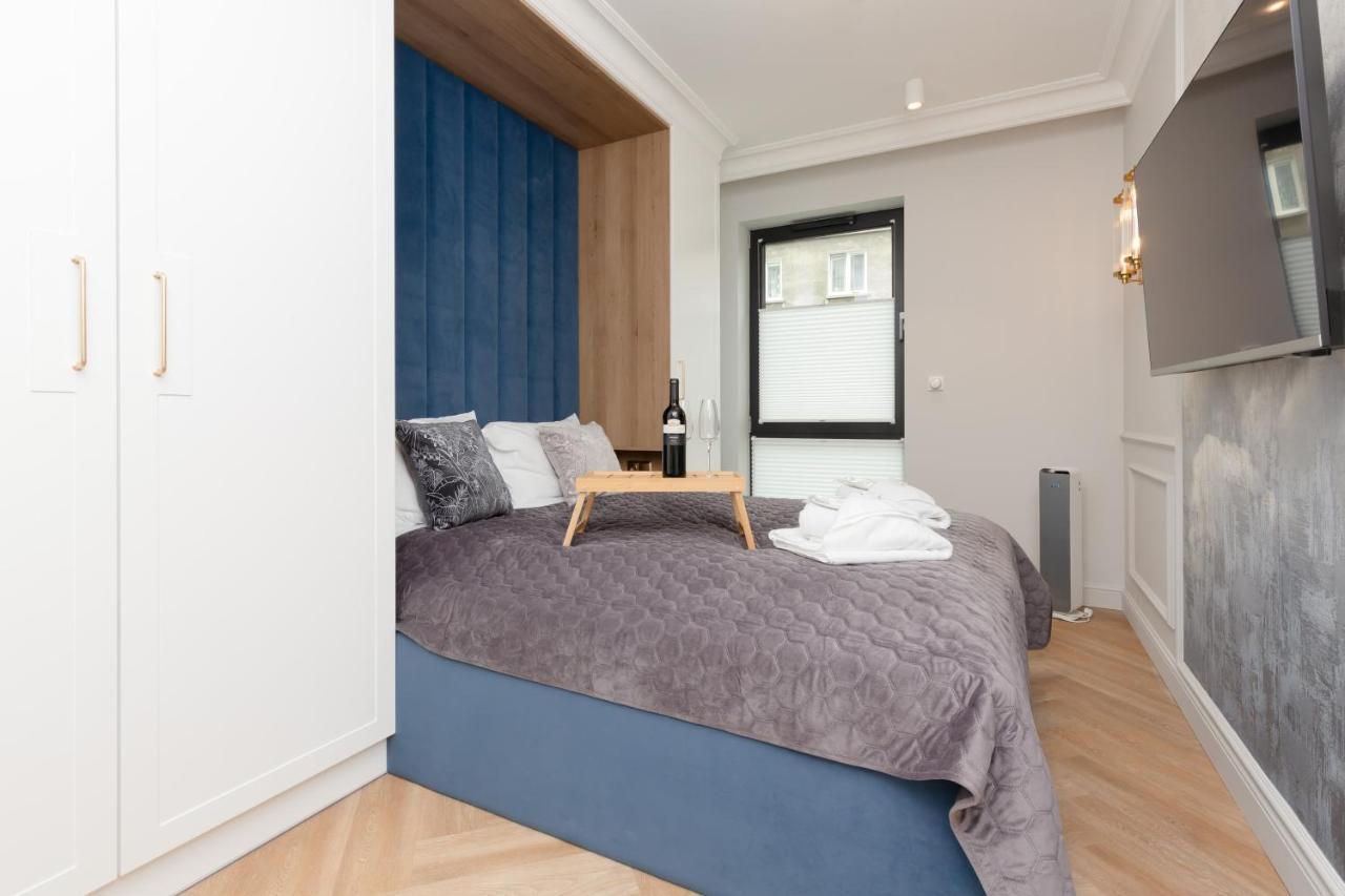 Moderna Luxury With Parking In By Renters