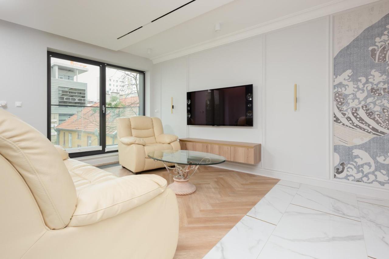 Apartment Moderna Luxury With Parking In By Renters *