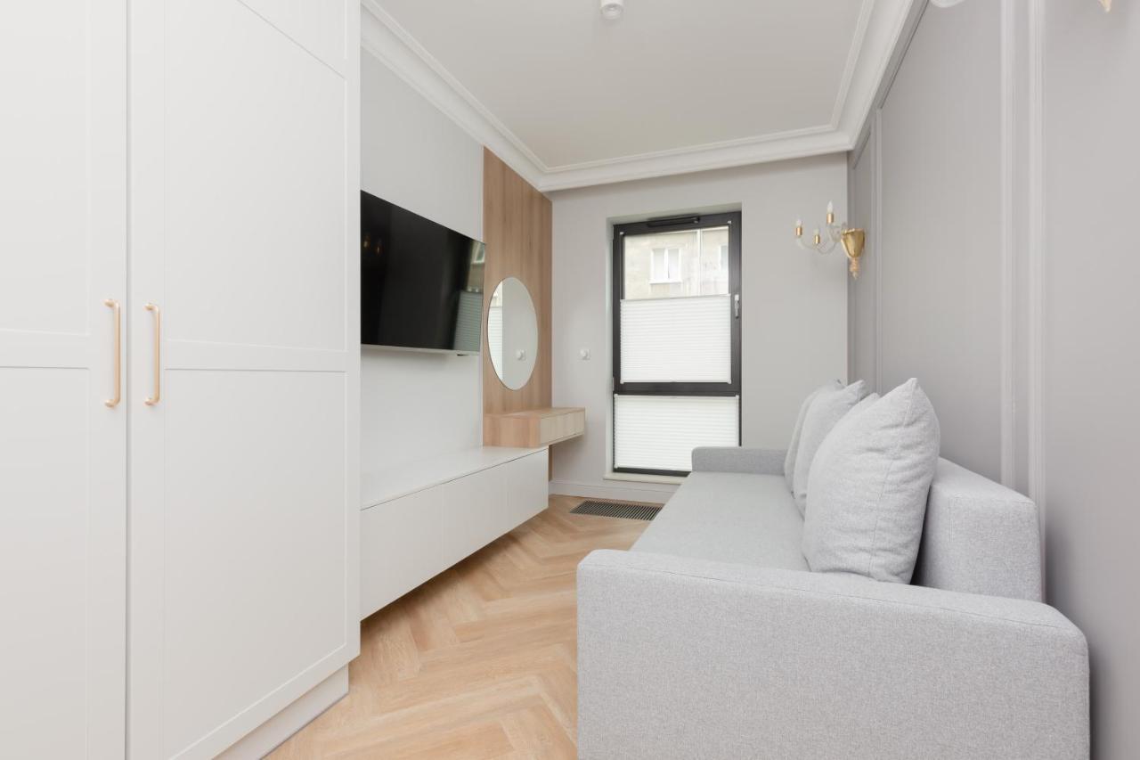 Apartment Moderna Luxury With Parking In By Renters *